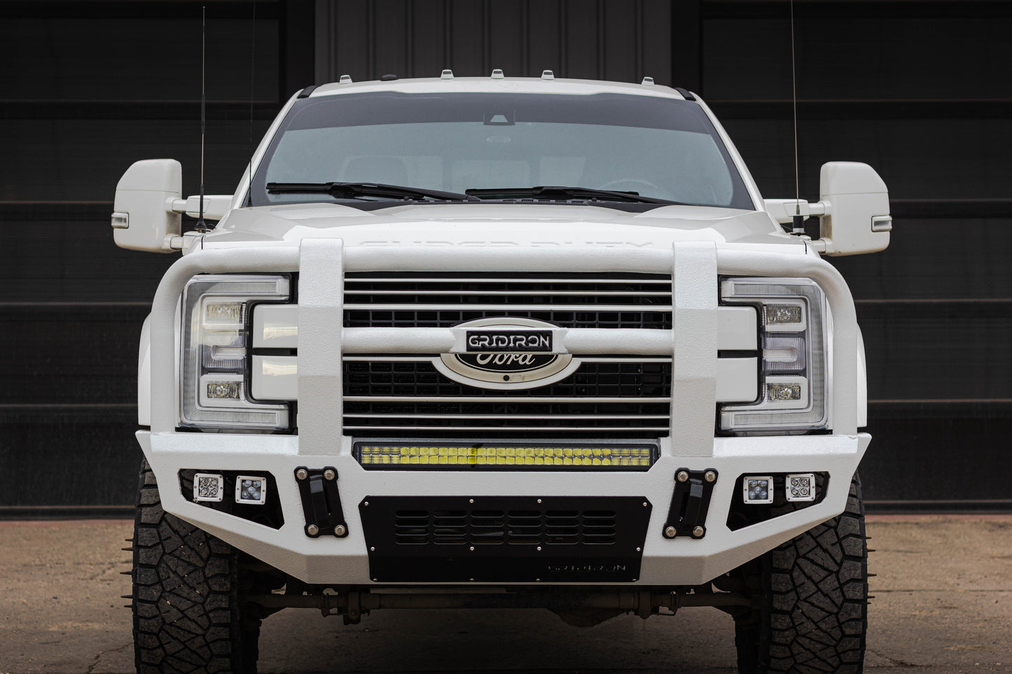 GRIDIRON 2017-2022 Ford F250-F550 Full Tube Front Bumper
