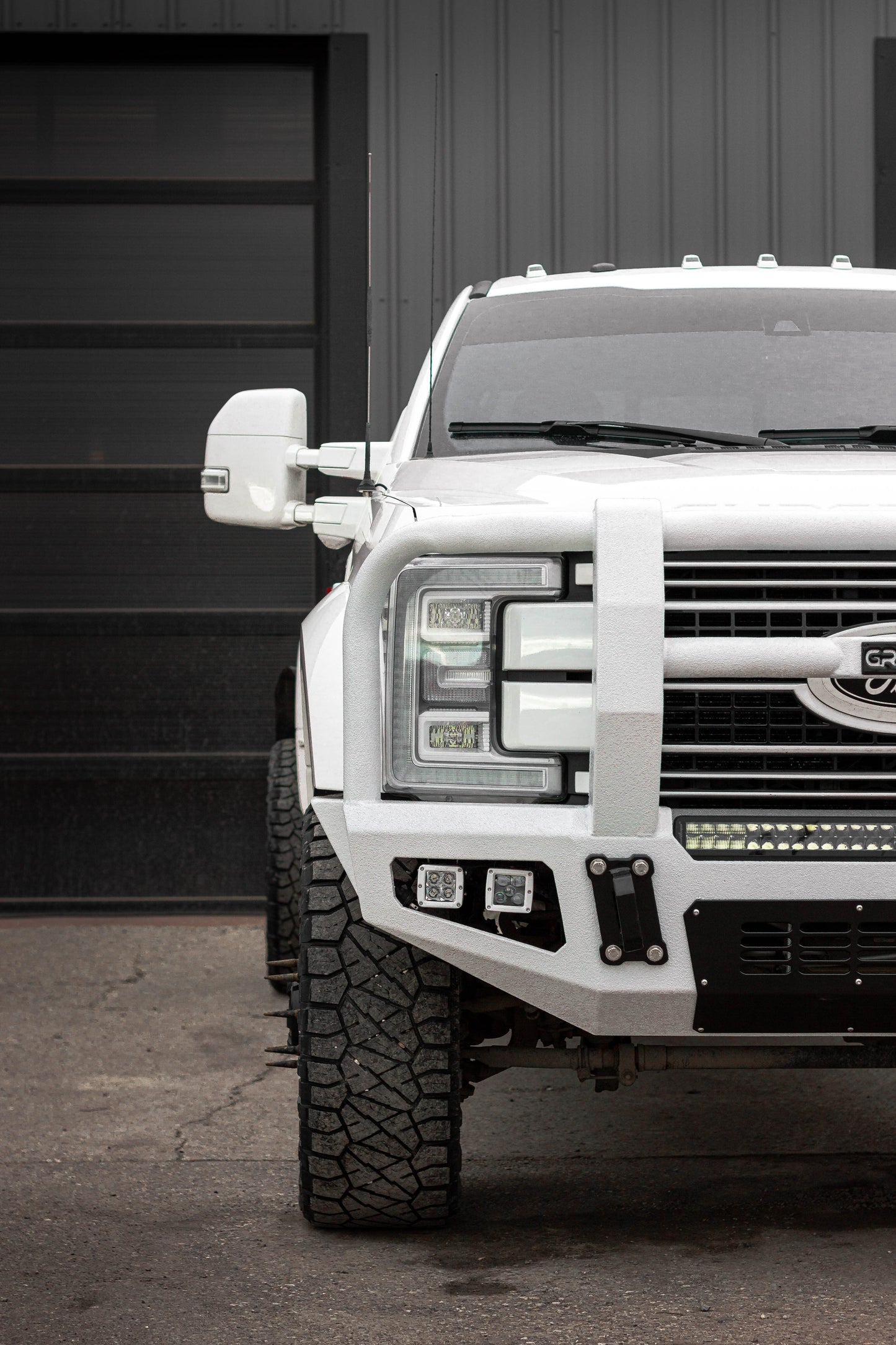 GRIDIRON 2017-2022 Ford F250-F550 Full Tube Front Bumper